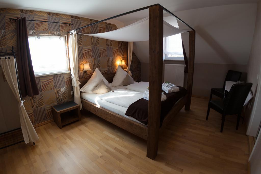 Dooscht Gaestehaus Reichshof Krov Bagian luar foto